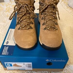 Columbia Newton Ridge Waterproof AMPED women’s hiking boots NWT